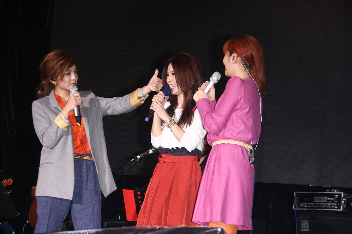 2012年12月2日,台北,simple life 简单生活节.***_***s.h.e+++_+++音