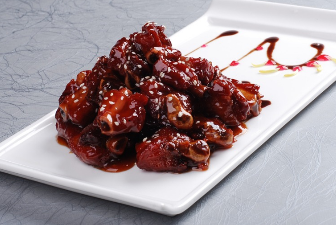 糖醋排骨酥甜可口的做法,好吃到爆!