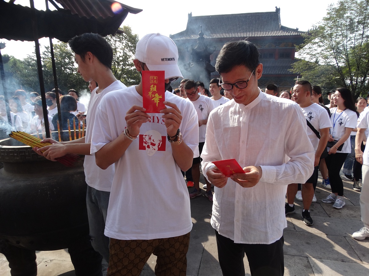 房地产抖音视频开场文案：抓住用户眼球，打造爆款视频！
