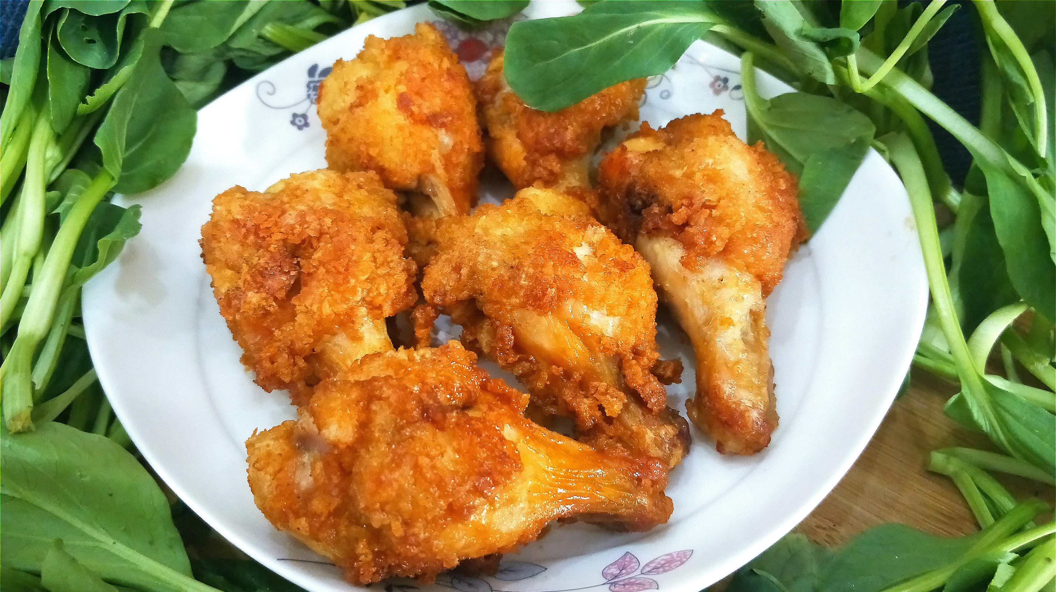 自己在家做炸鸡翅根,外酥里嫩香脆可口,味道不比肯德基的差