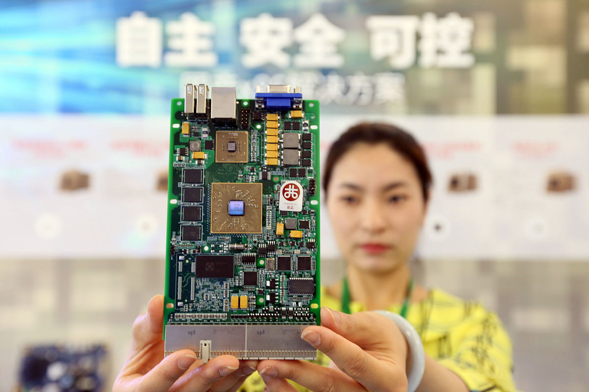 凌云M电梯门机板AE故障 解决步骤帮我用200字详细描述