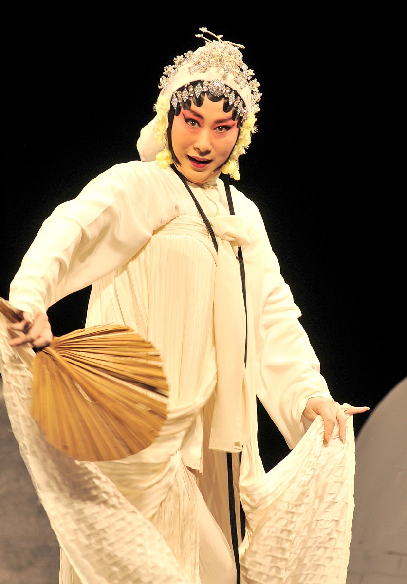 2010年3月21日,南京,江苏省昆剧院根据清代版本改编玄幻而浪漫的大型