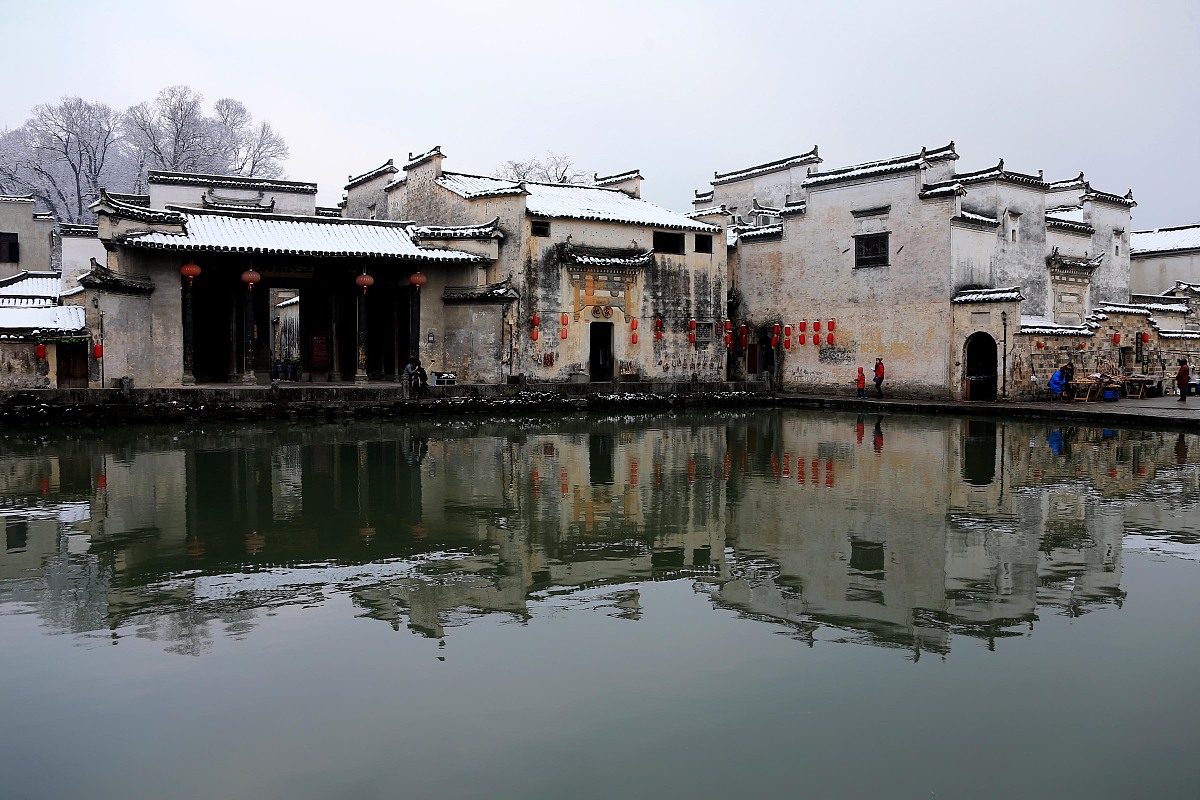 从安微宏村到苏卅同里多少公里帮我用230字详细描述