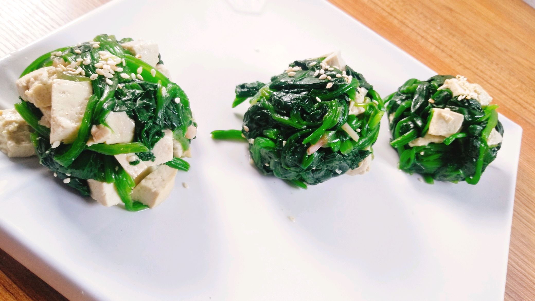 菠菜豆腐新吃法,不炒菜不做汤,孩子回家点名吃,一盘不够吃
