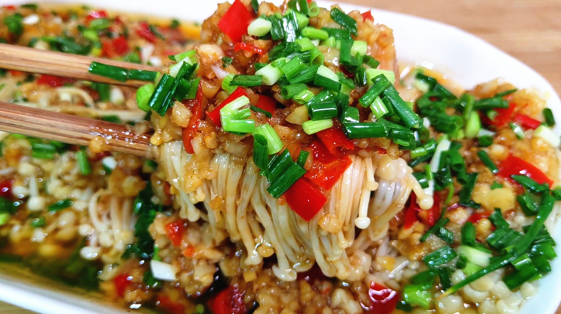 金针菇这样做太好吃了，我家1周吃6次，做法简单家常，比吃肉过瘾