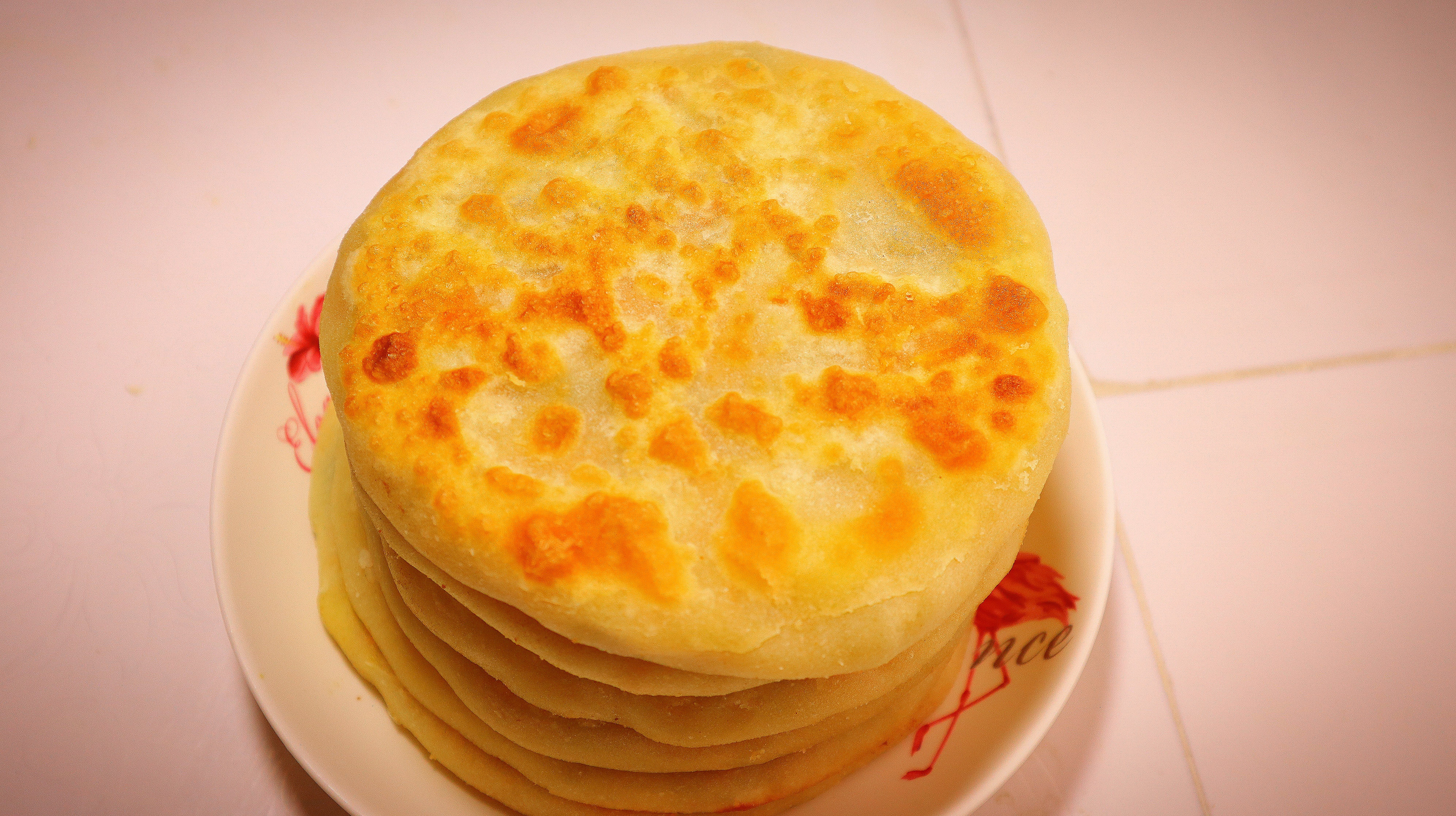 茄子馅饼的美味做法,揉一揉,擀一擀,皮薄馅大,个个鲜香味美