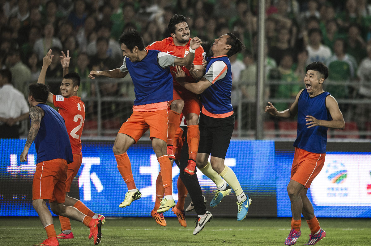 15个骰子最少摇4个6的概率是多少