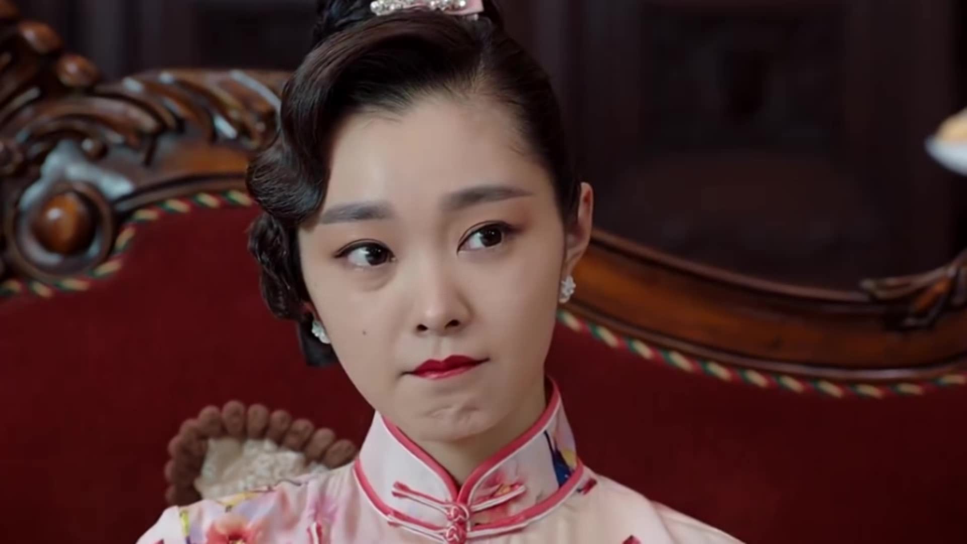 总裁独享美味糕点,母女二人看着眼馋,气的灰姑娘一肚子怨气!