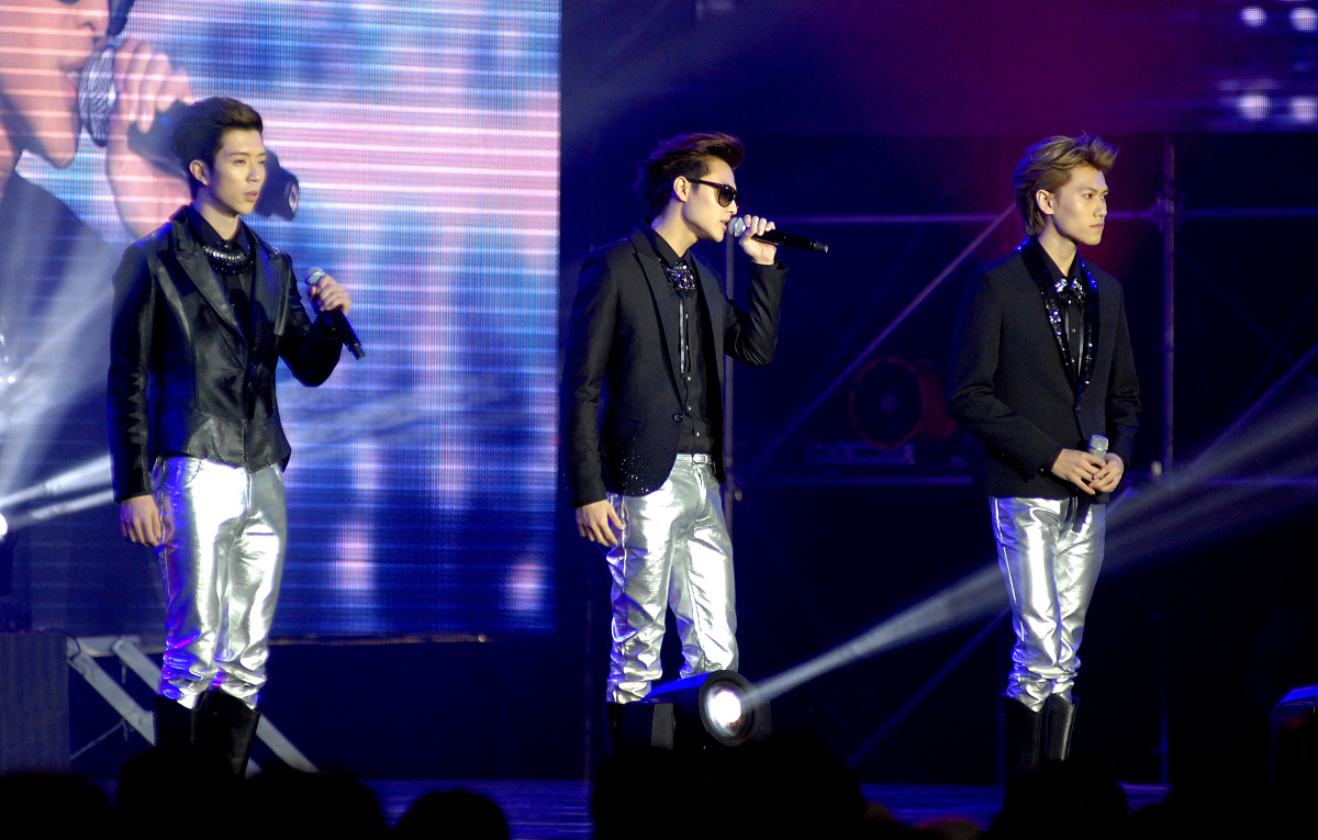 1200字关于都有哪些原因造成了华语乐坛的没落？