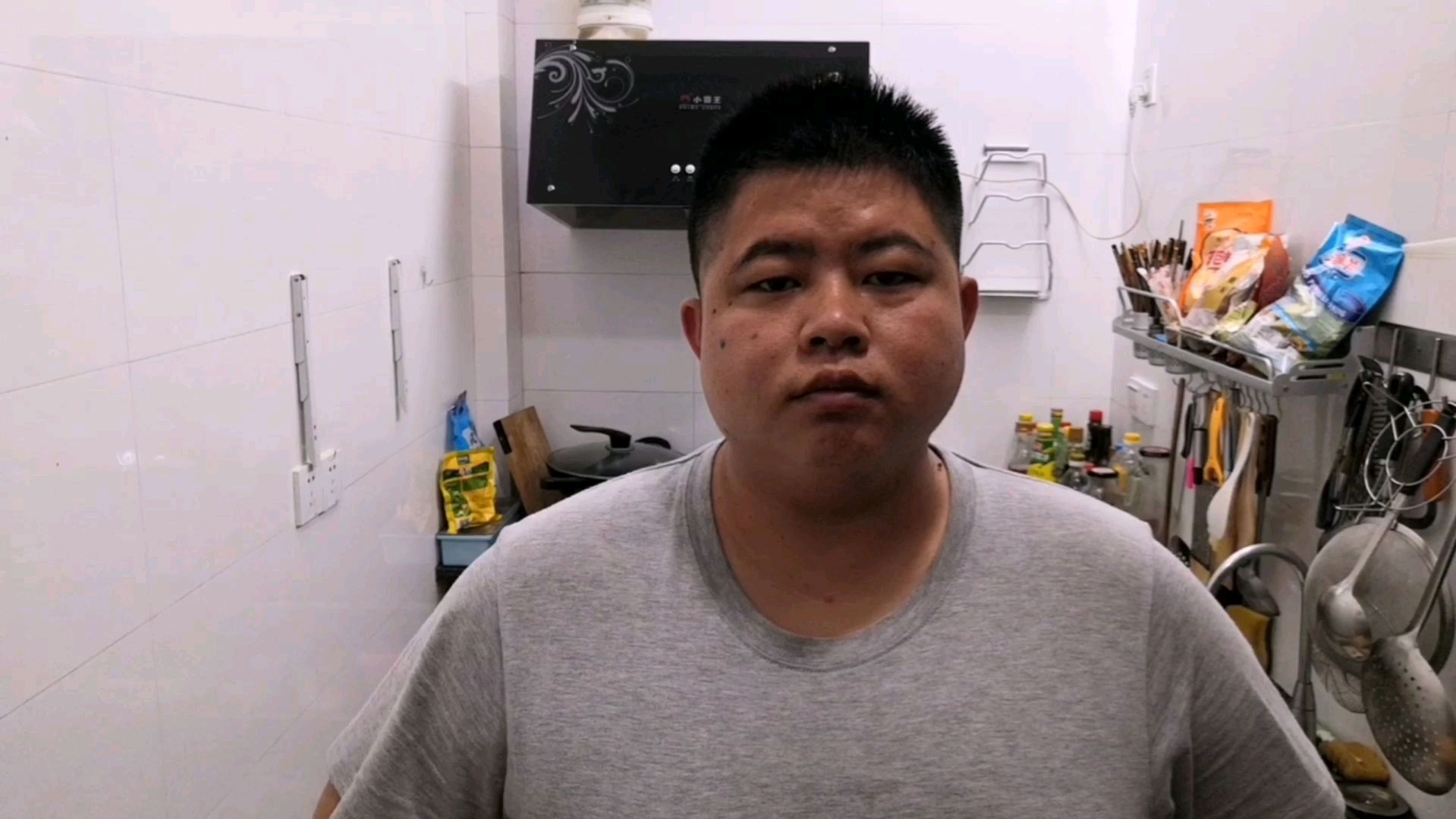 今天为大家带来一道香辣丁香鱼的教程