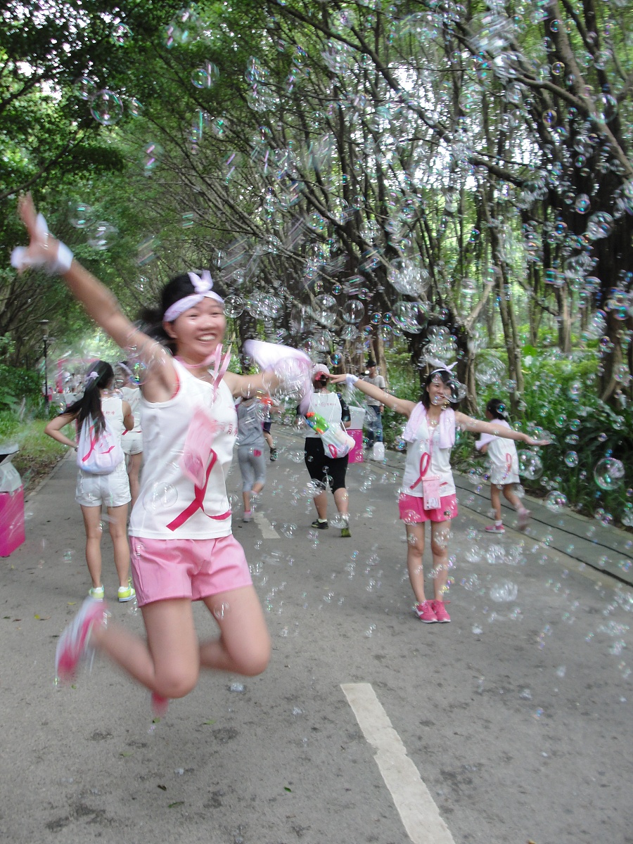 2015年09月20日,广东深圳,深圳市园艺花卉博览园举行"世界最健康5km跑