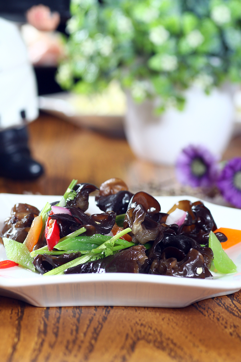 蚕豆和木耳能一起吃吗，