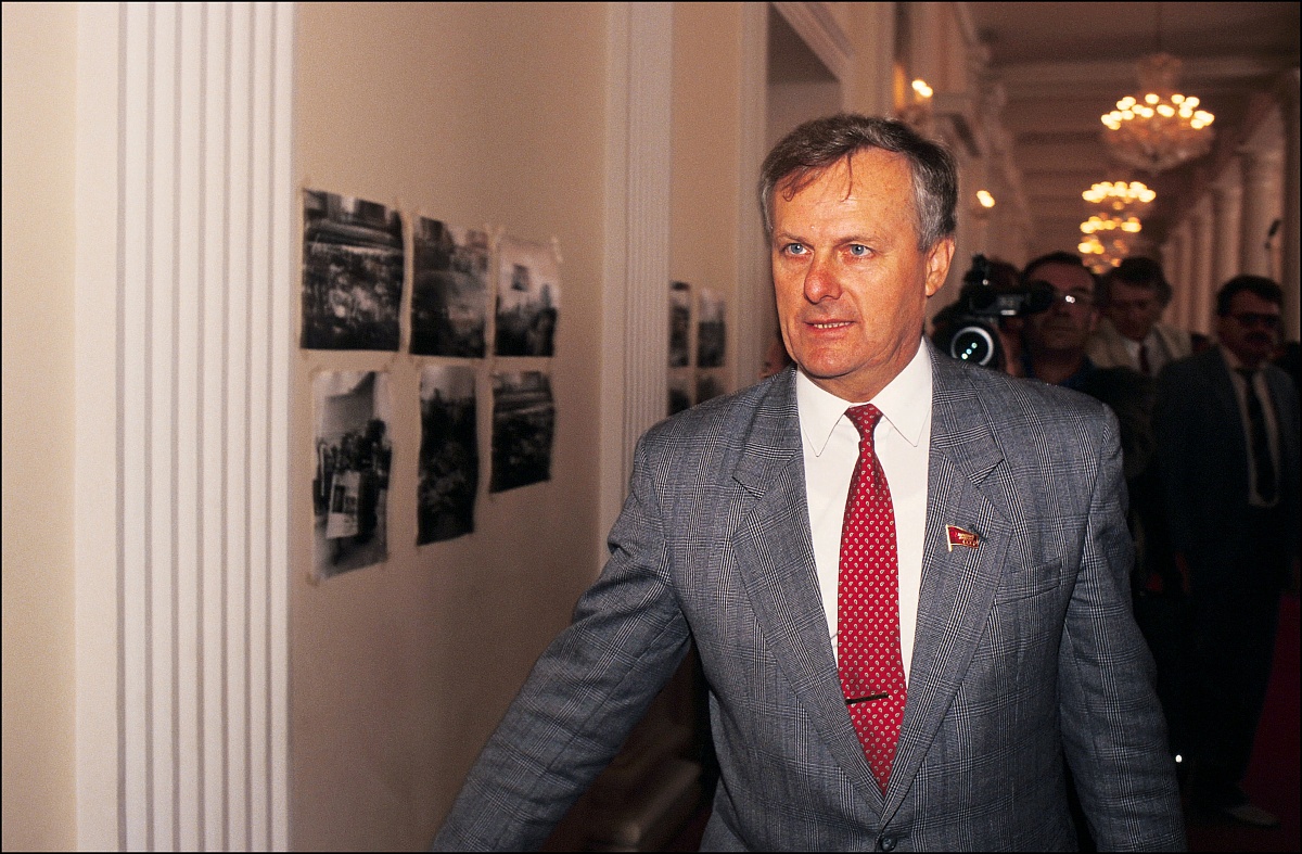 苏联解体的原因分析及对中国的启示