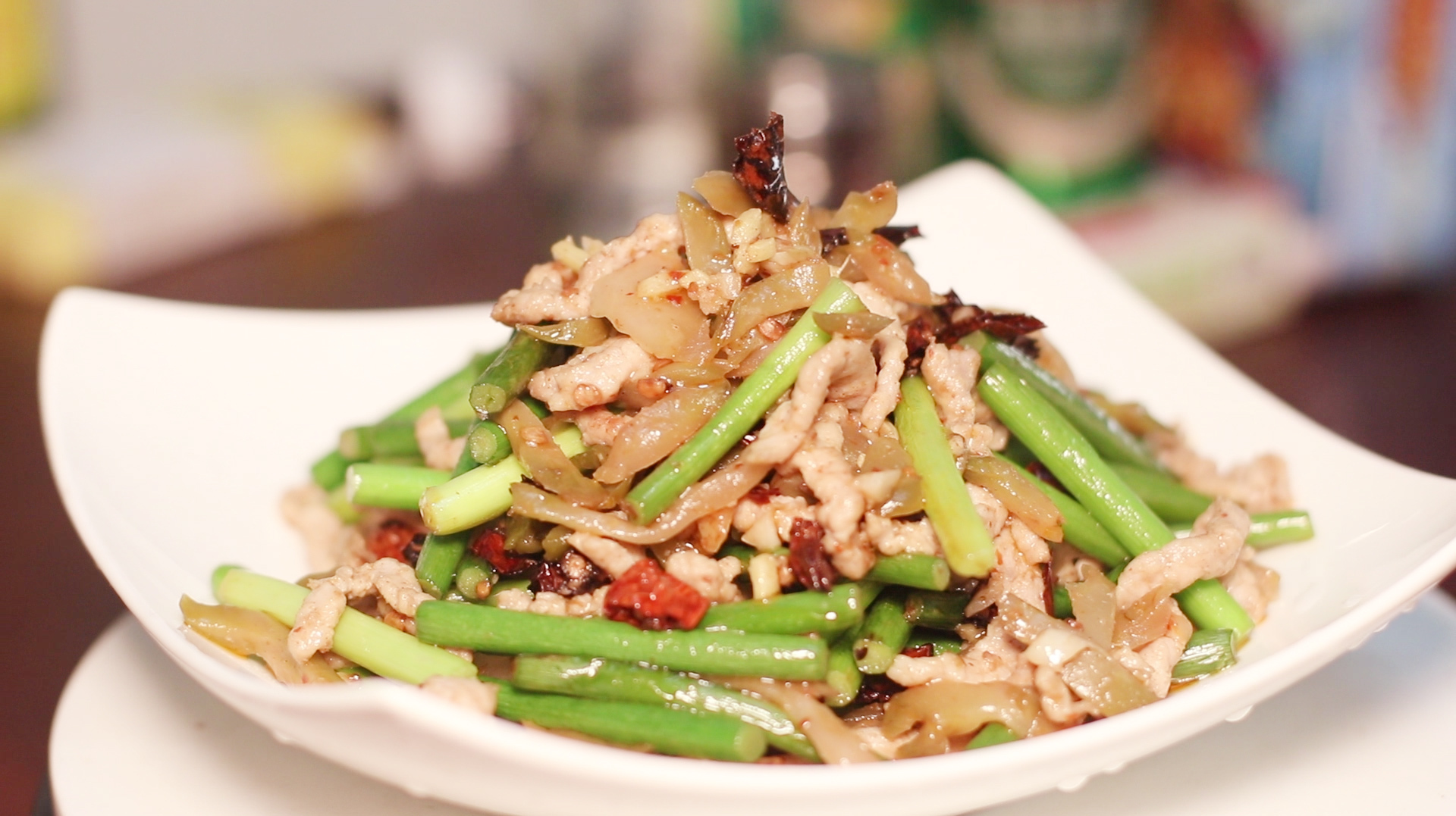 别再把榨菜当小菜了,川菜师傅教你最土豪的吃法,味道巴适惨了