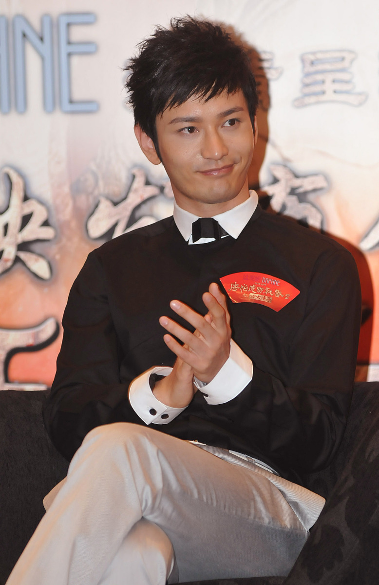 2010年7月6日,上海,电影《唐伯虎点秋香2》新闻发布会.***_***黄晓明+