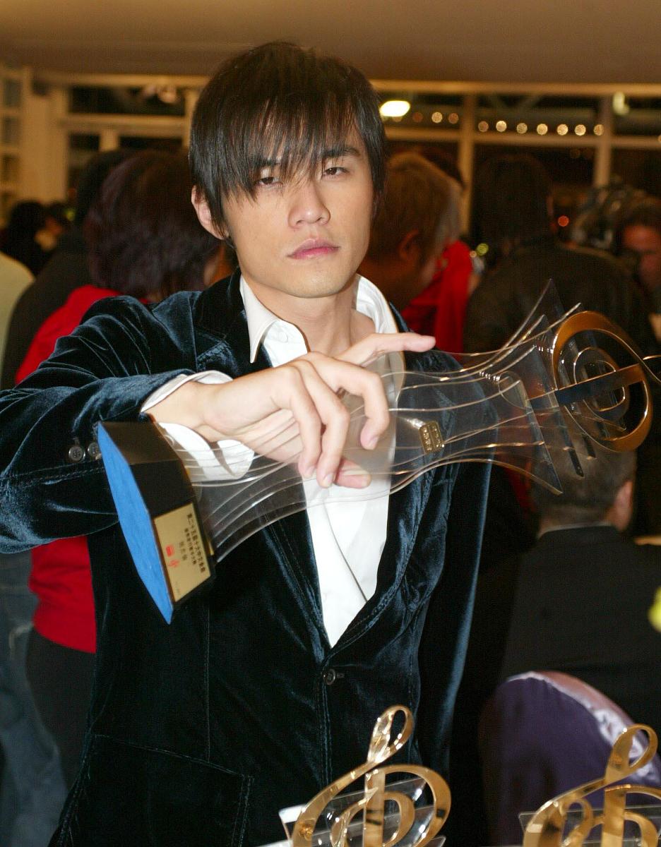 写一首类似周杰伦风格的抒情歌曲