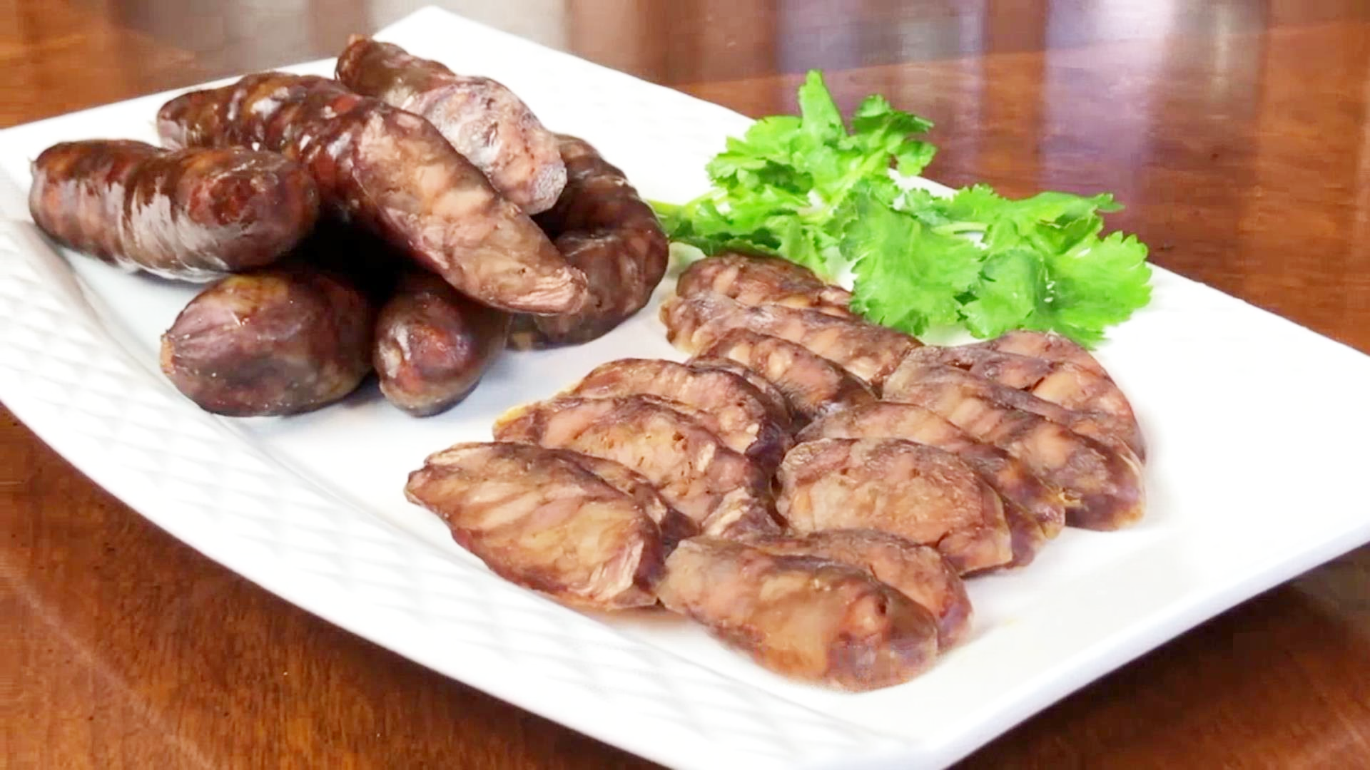 阿姨下厨房:在家如何自制香肠,美味腊肠自己灌