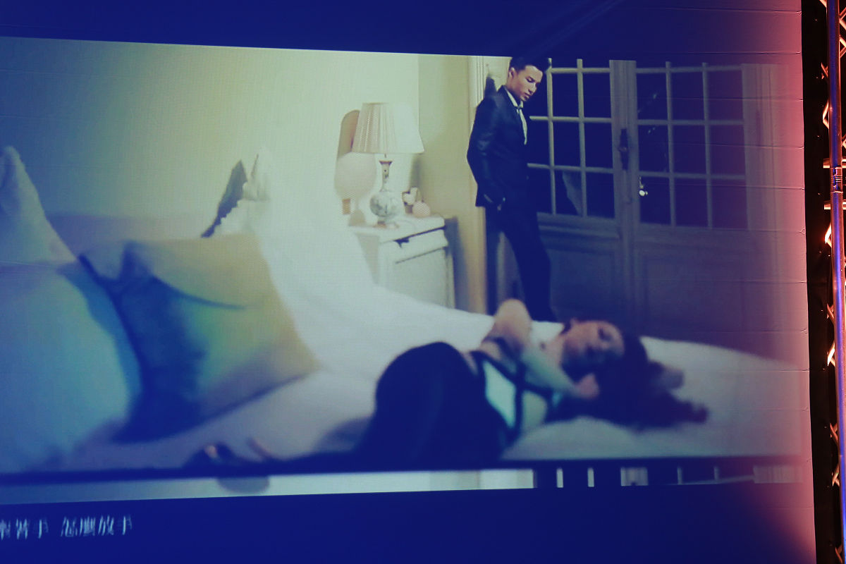 2012年的《宵禁》curfew的视听语言分析