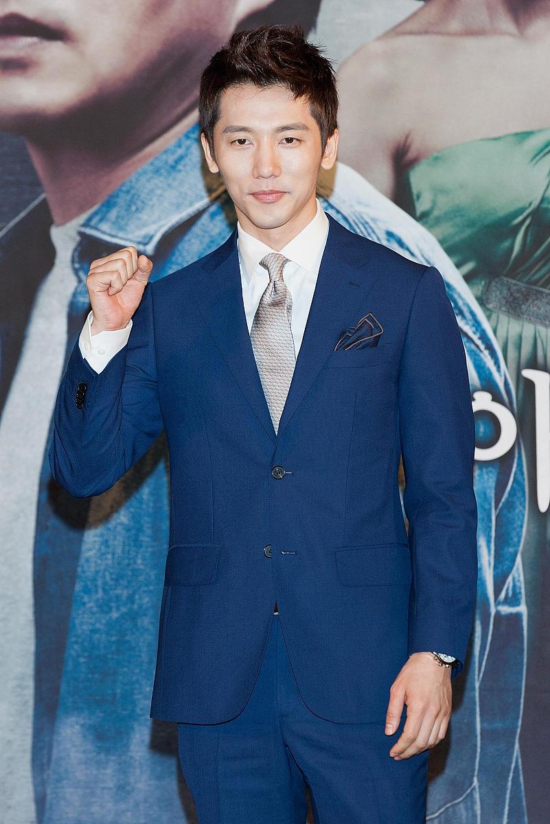 2013年6月26日,韩国首尔,电视剧《丑闻》举办发表会.***_***奇太映  s