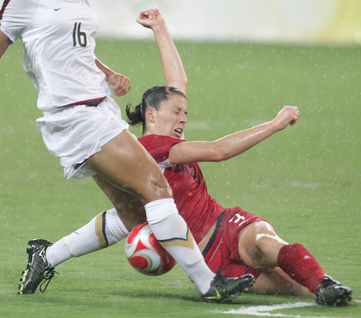 2008年8月15日,上海体育场 ,奥运足球女子1/4决赛第19场,美国vs加拿大