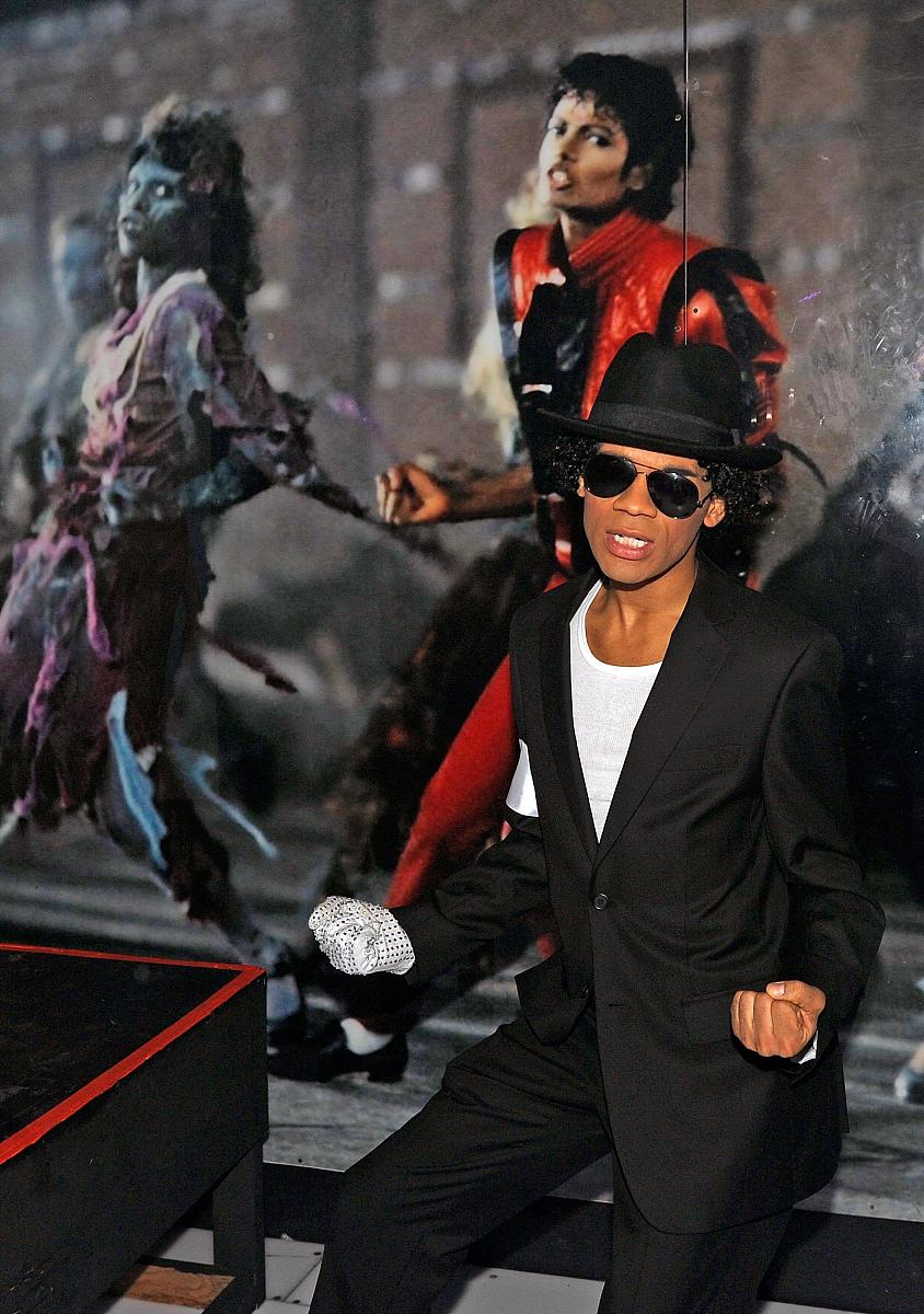 迈克杰克逊有几张专辑？列出专辑名字列出每张专辑的歌曲