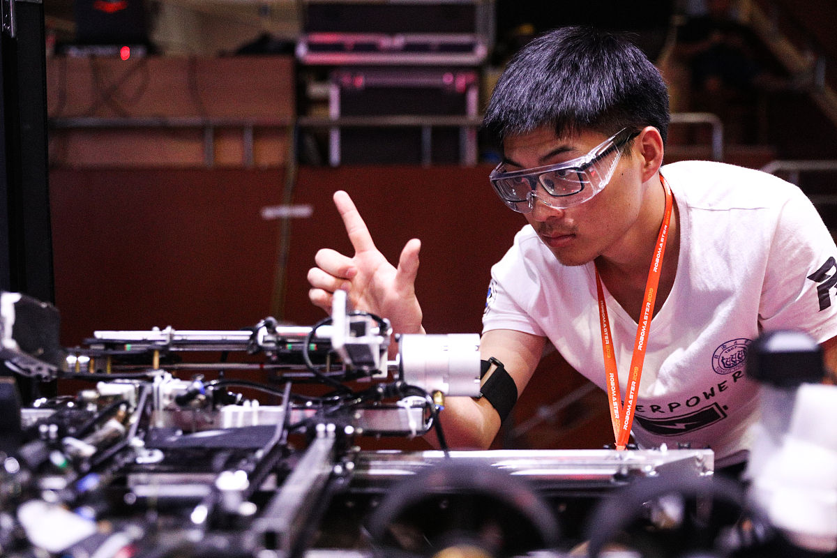 2019年5月25日,陕西西安,2019机甲大师赛中部分区赛8强:同济大学vs中