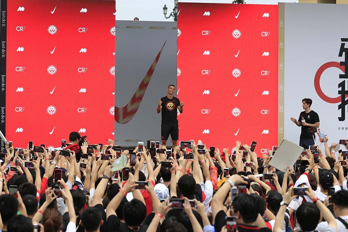 2018年7月19日,北京,2018c罗中国行,足球明星现身蓝色港湾出席活动.**