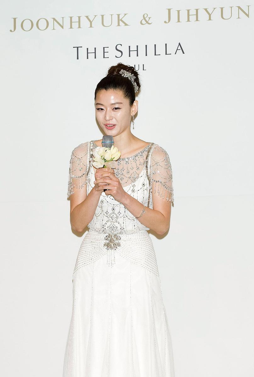 2012年4月13日,首尔,韩国女艺人全智贤13日下午在首尔新罗酒店举行了
