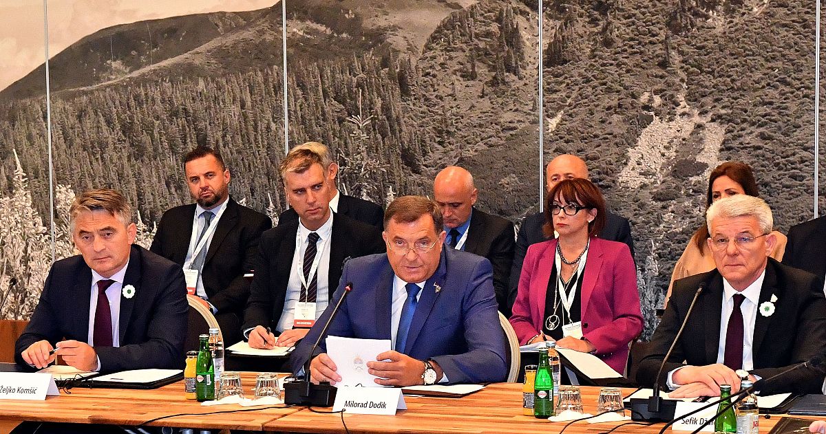 居安思危：保持警觉，确保安定与发展