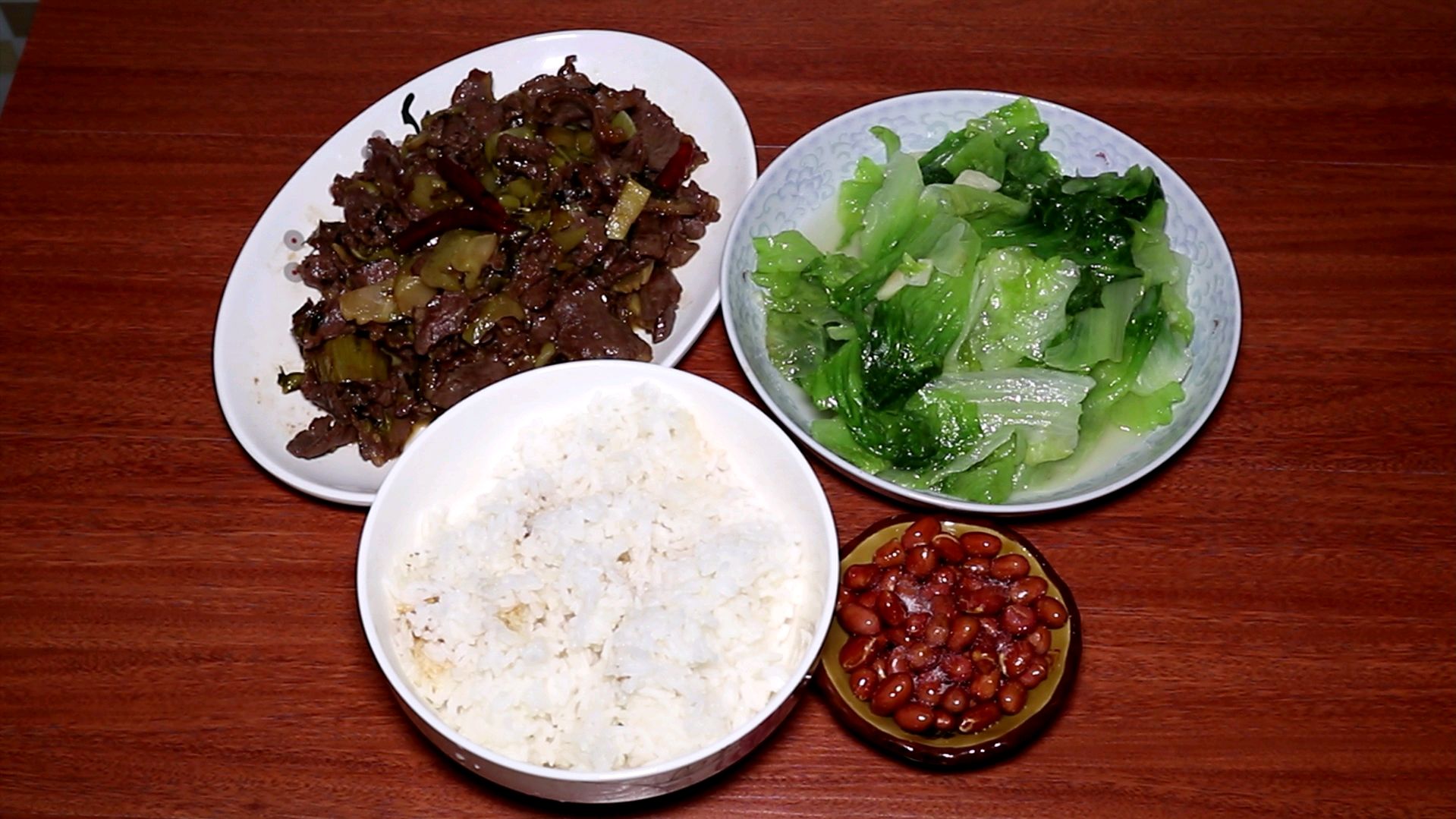 花了36块钱做一顿酸菜炒牛肉,一个人吃真香,明天吃什么你来定!