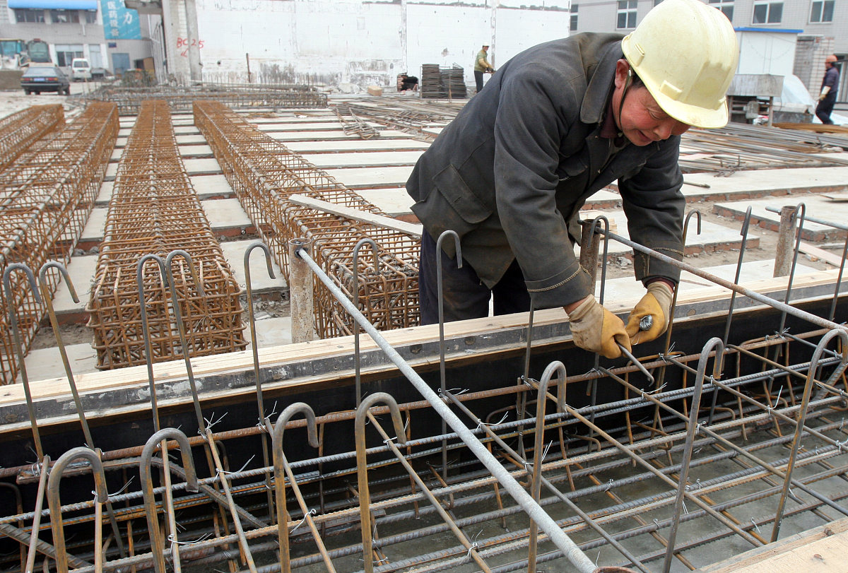 钢筋加工成型：符合设计规范和施工规范的要求