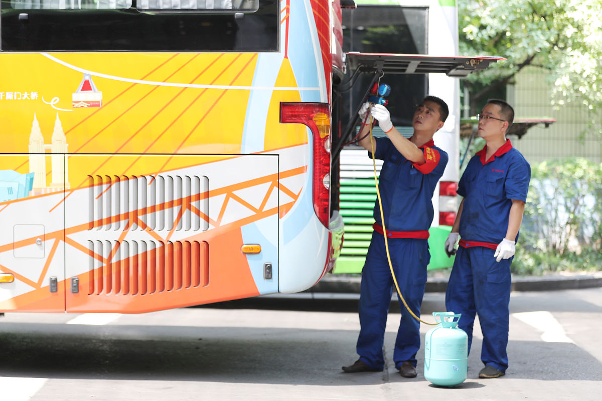 请写一份全球制冷剂回收量和回收制度的综述报告