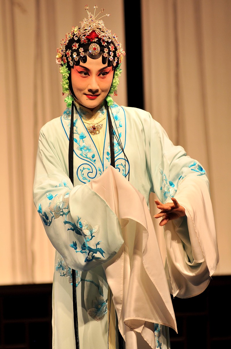 2009年6月26日,南京,昆剧《钗钏记 落园》由江苏省昆剧院演出.***_***