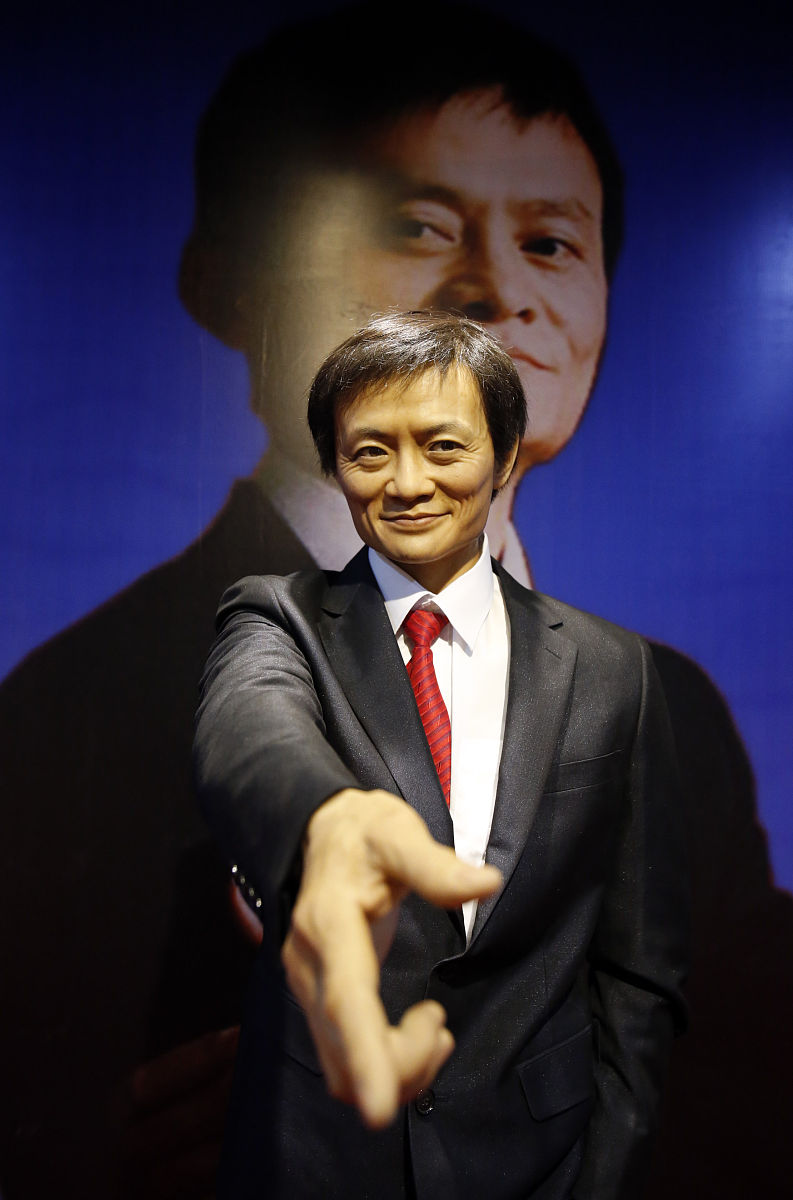 2015年09月29日,武汉,"云雾山综艺蜡像馆"开馆.不少参观市民表示,有的