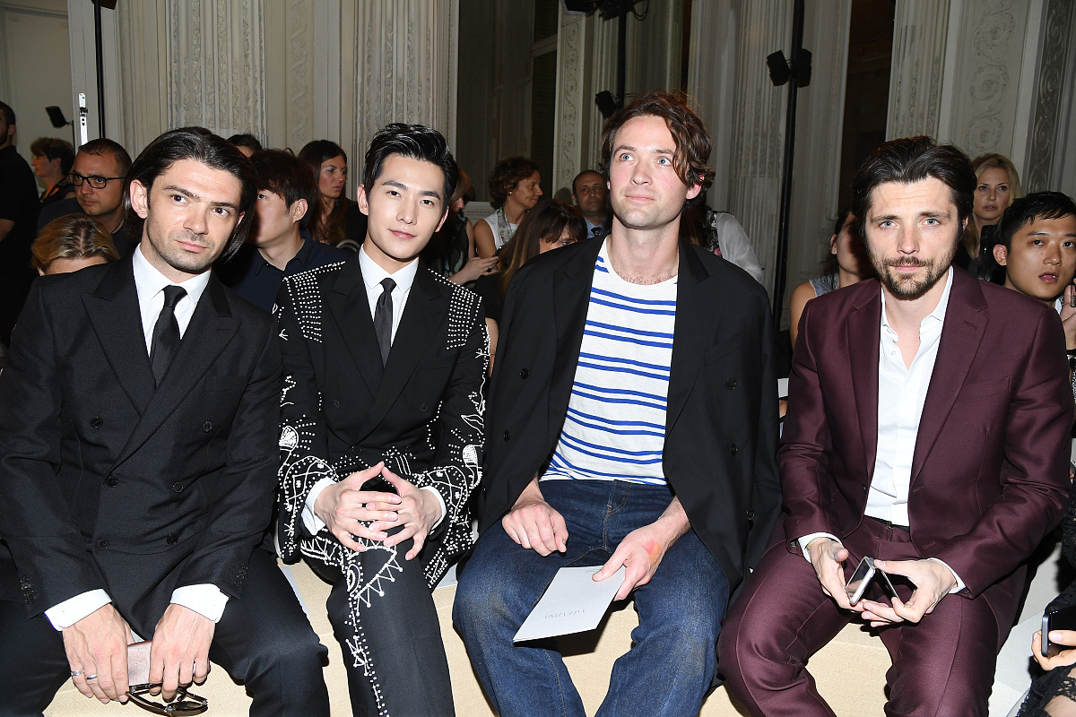 Brad Pitt: A Satirical Poem on Hollywood's 'Golden Boy'