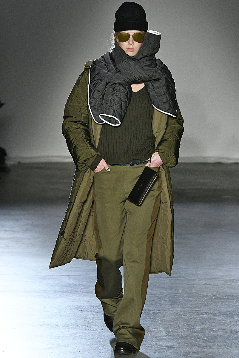 韩语翻译：老板打电话之前，请你务必…