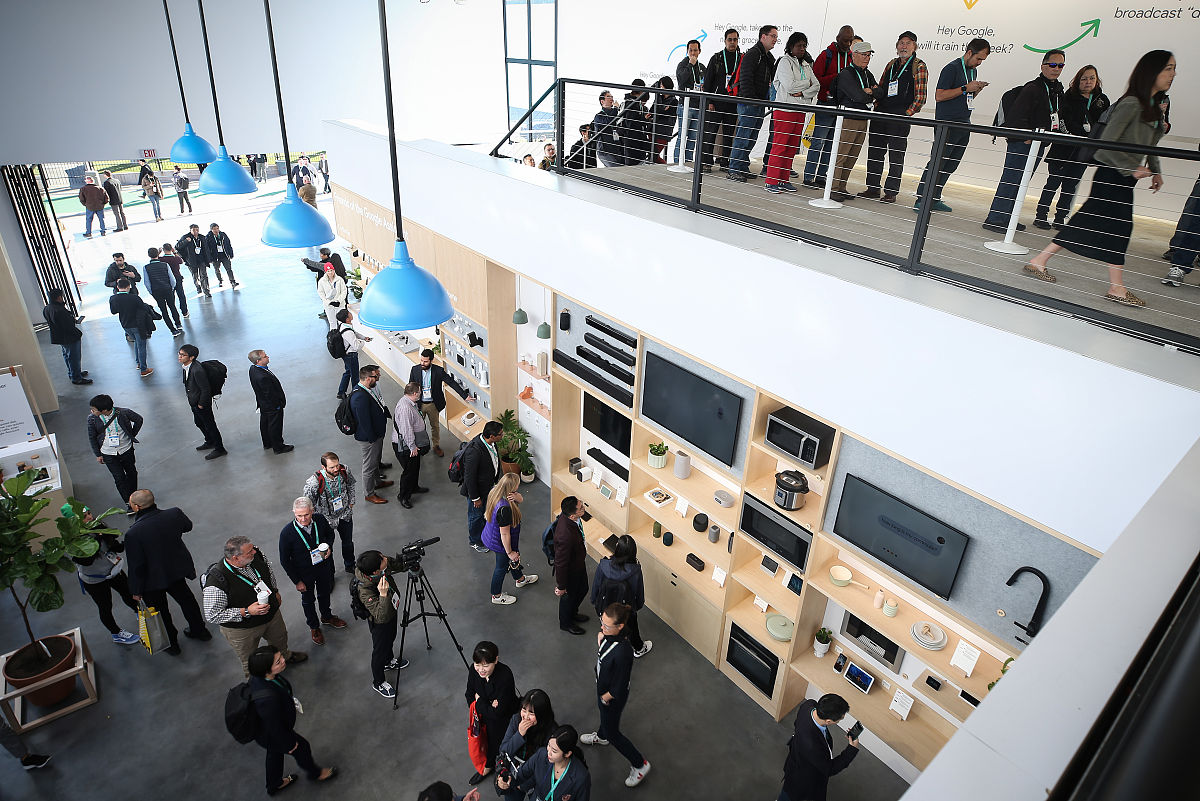 我想让你做一名科研工作者。你将撰写科研项目的申请书你将选择高校优秀校园网络文化作品生产引导机制研究作为申报课题的指南你可以结合艺术设计专业、数字艺术作品等内容拟一些该课题的题目