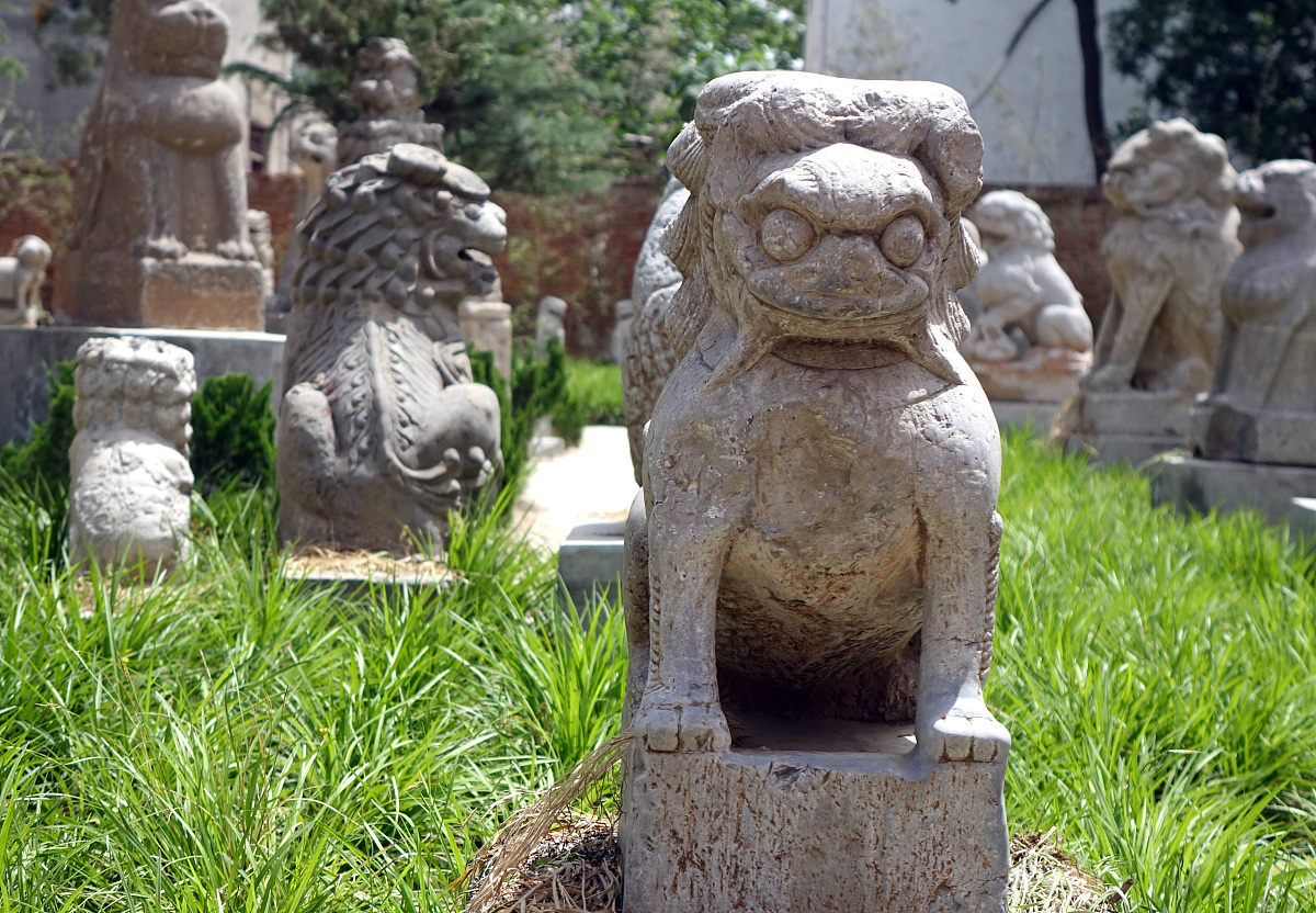 无辜大眼泛泪光：你说什么了？