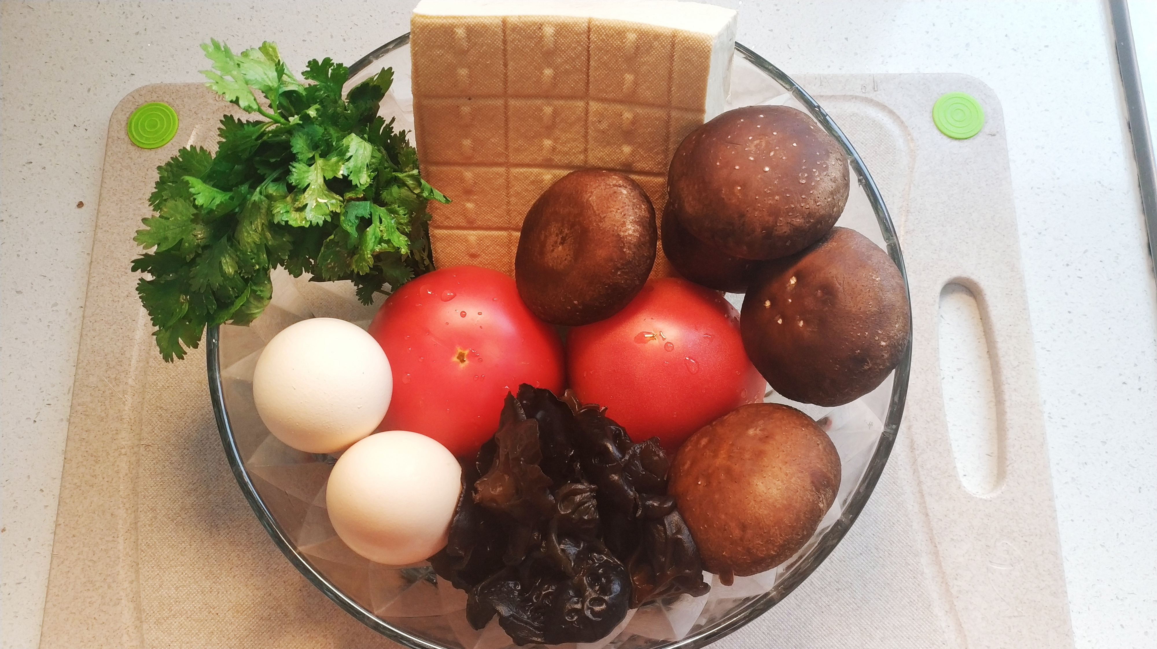 夏季高温吃不下?试试这个鸡蛋汤,料足味美,我家隔几天做一次