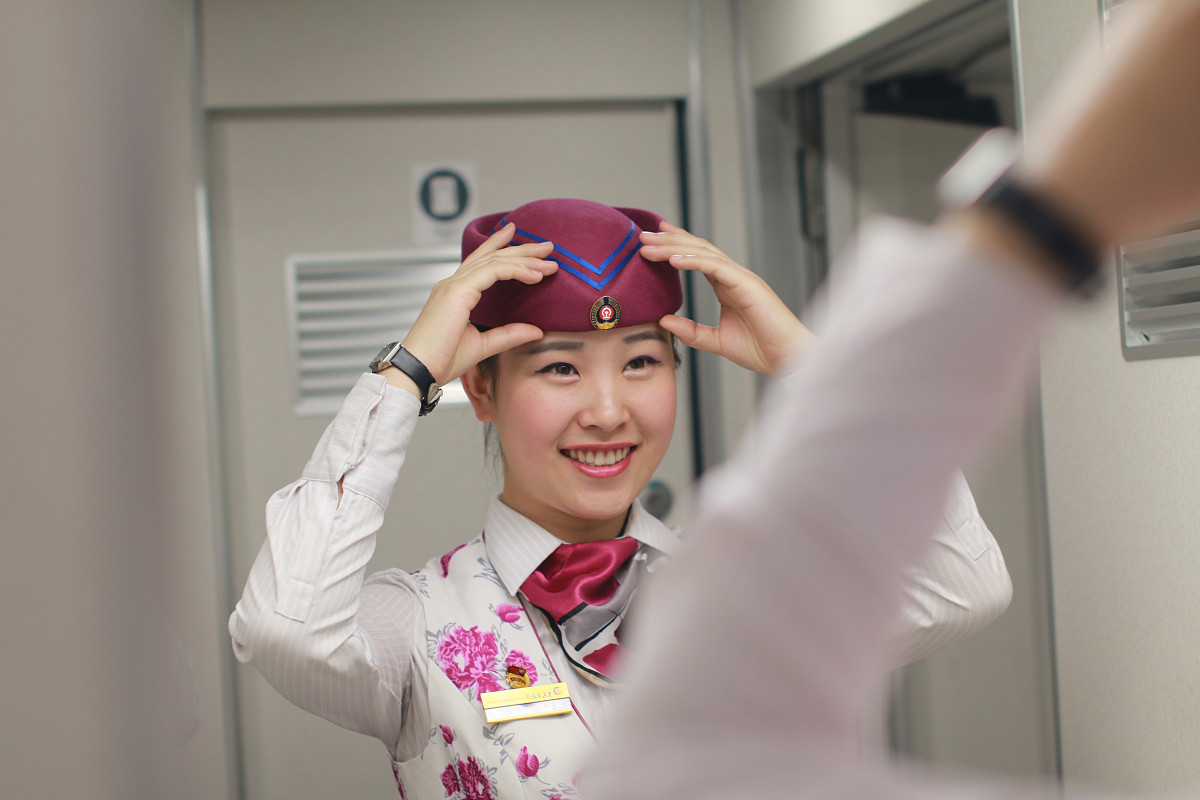 重庆铁路学校高铁乘务专业招生要求 - 成为高铁乘务员需要具备哪些条件？