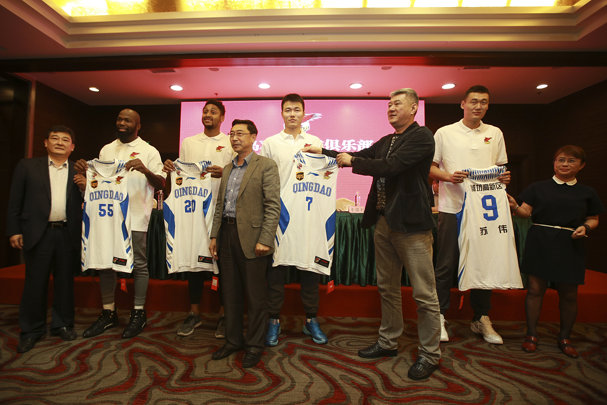 2016年10月20日,山东,16/17cba前瞻,青岛潍坊高新新赛季出征仪式举行.