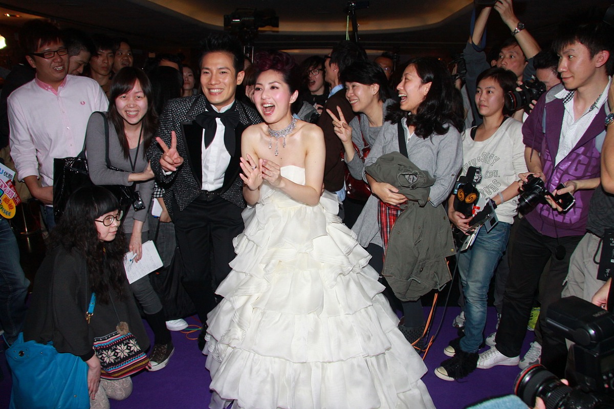2010年12月20日,香港,杨千?煤投∽痈呔侔旎槔瘢邮苊教宀煞谩***_***++