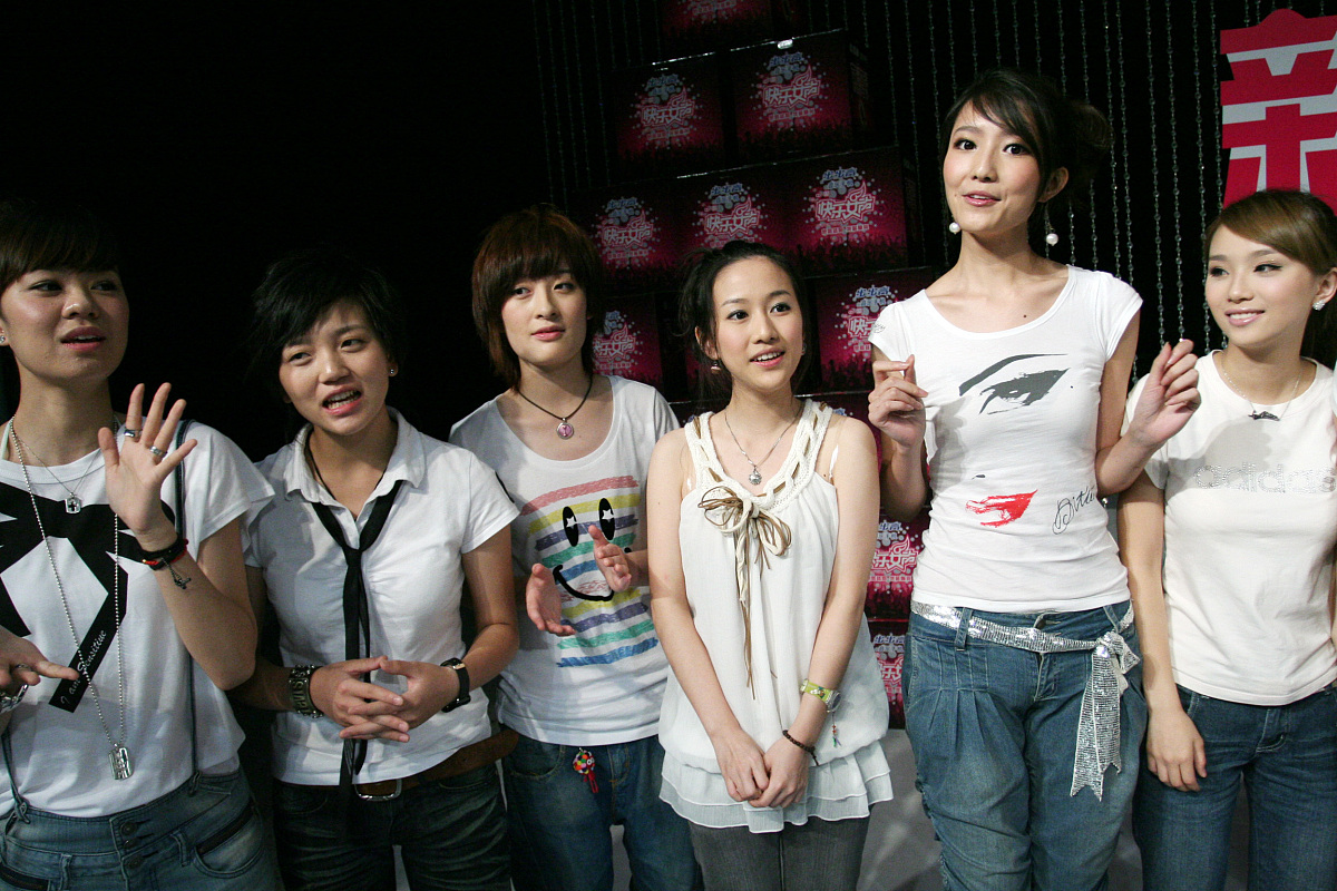 2009年6月24日,湖南长沙,《快乐女声》发布会举行.***_***快女18强集