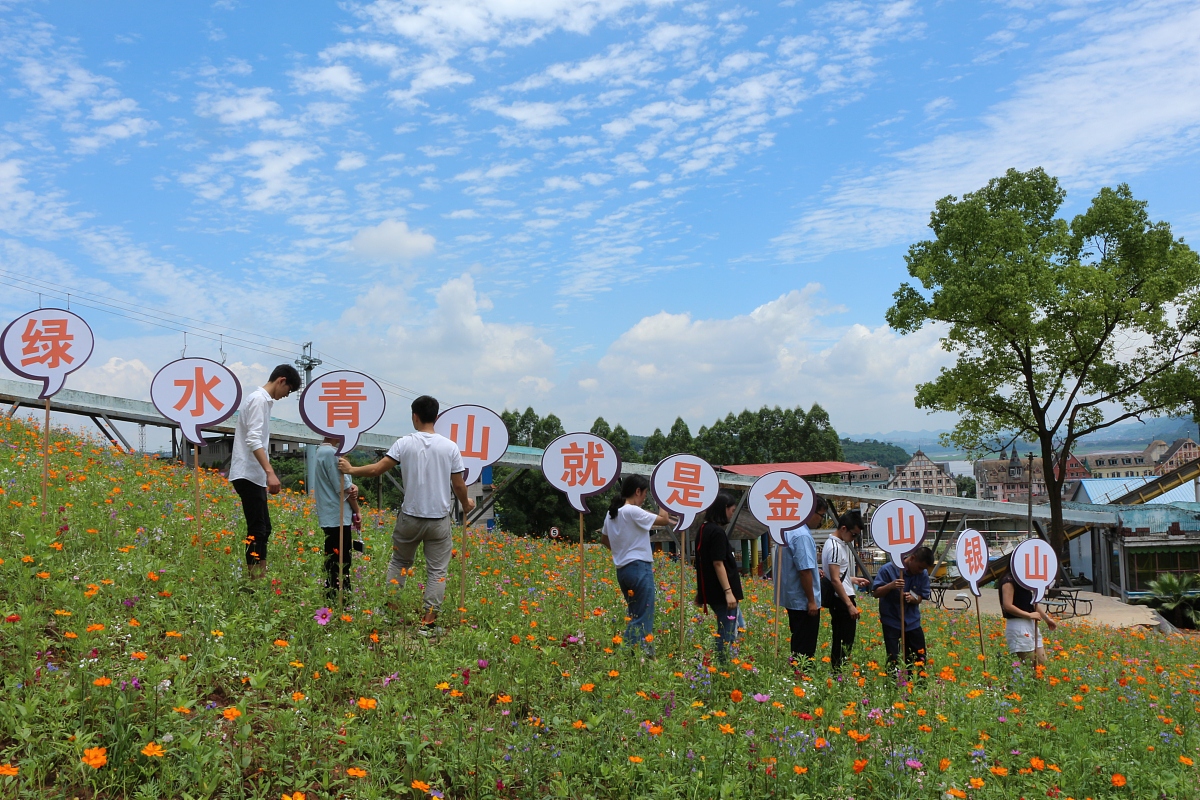 重庆市初中毕业上什么学校未来发展好
