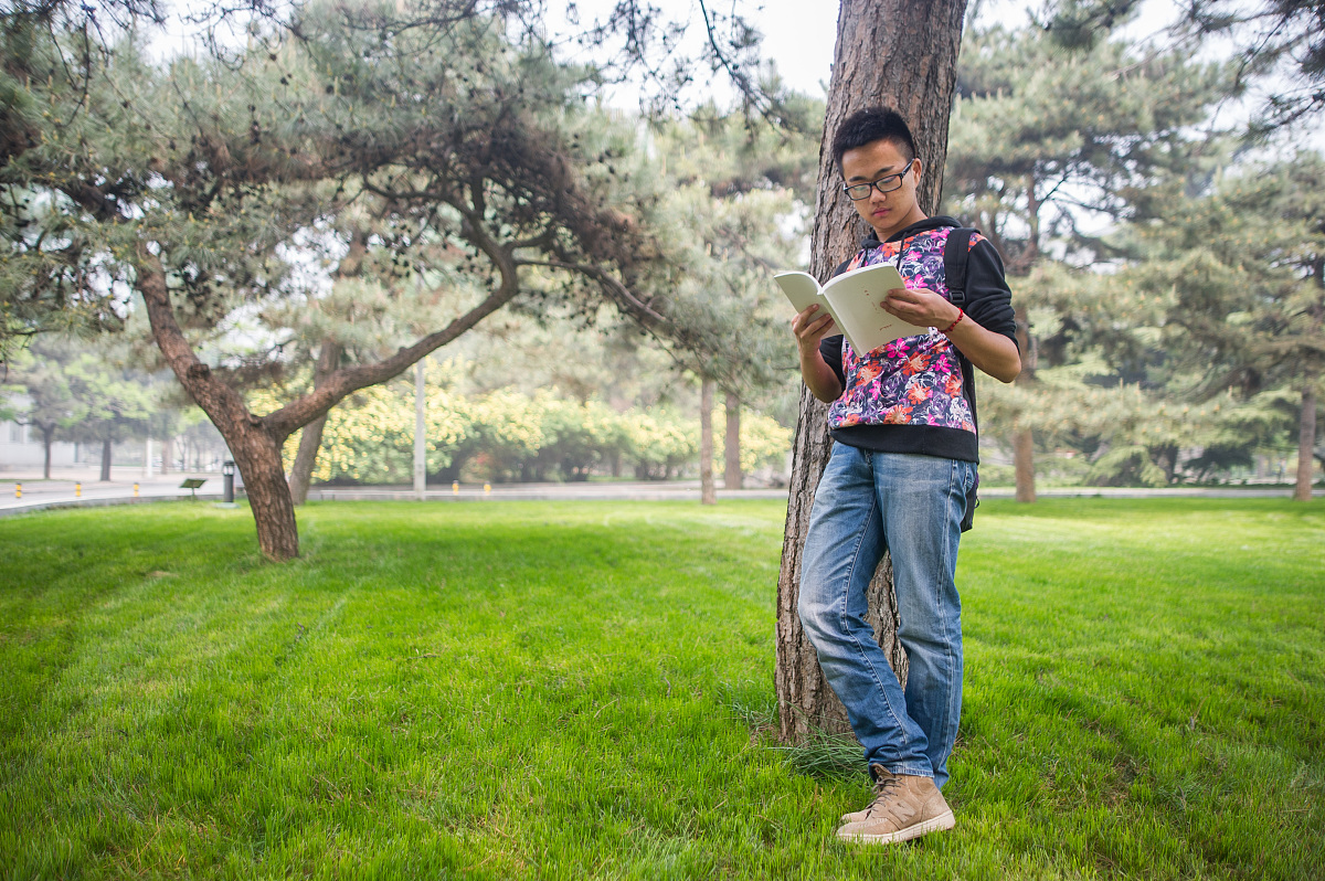 陳惠英《字遊》：漢字的奇幻旅程