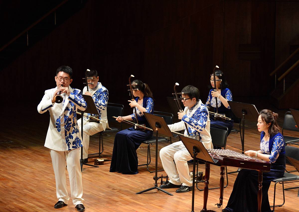 通过学习了百鸟朝凤此曲目对于民族文化民族自信新青年应该怎么样做