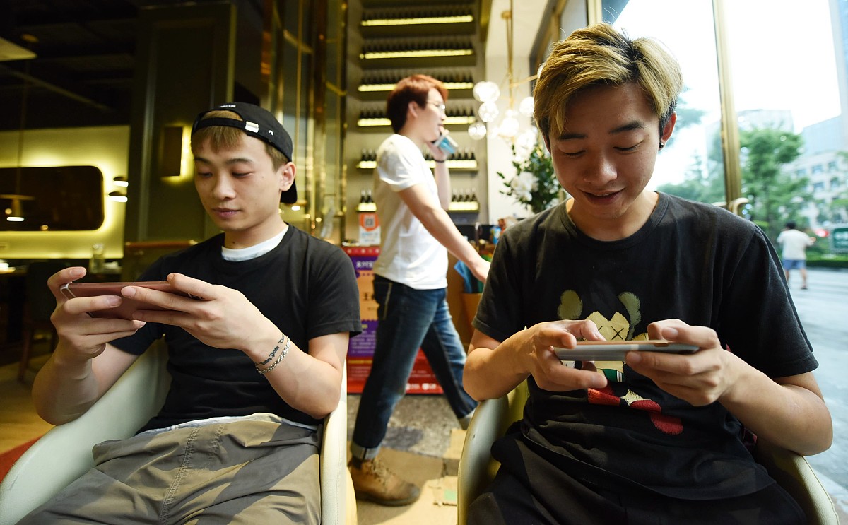 所有的单子必须发_______和_______其中______截图一张发一张3炸单是指______。4可以联系到派单人的情况下如果游戏时间快到了应该问老板_______5加上老板游戏好友后应该积极地_______不然会当成混子不结账6接单群不能_______、 、 、 、______发现直接踢群7老板要微信应该给_______的不能给_______的8如果老板要送皮