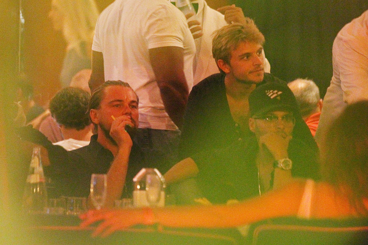 将下面json内容翻译为中文并保持json格式：comment Really motherfkers You just took that st from me title Samuel L Jackson Claims Scrapped A Time to Kill Scene Cost Him an Oscar content pSamuel L Jackson has claimed tha