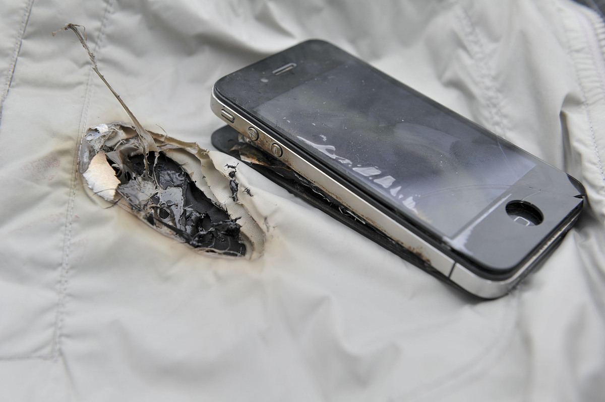充电玩手机爆炸