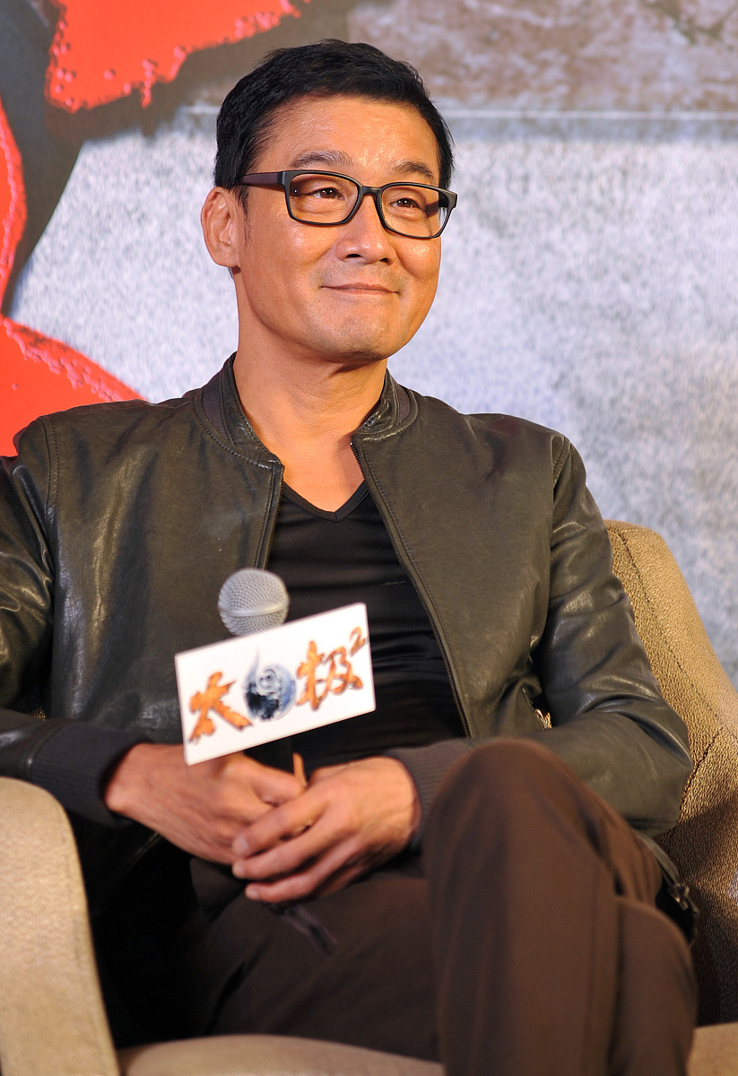 2023年最爆火的电视剧《狂飙》的热播使得张颂文成为了一个好演员的典范--沉寂多年打磨演技后积累了足够的实力并最终得到了大众的认可。作为励志的典范他的人生经历让人动容三年内被拒绝了800多次直到47岁才红遍中国;他淡泊名利因为角色理解或剧本质量上与合作方的分歧他曾拒绝了众多演出邀约。对于我们平凡人也可以从张颂文的经历中得到很多启示。很多人害怕被拒绝害怕失败但其实每个人都会经历这一过程关键是要不放弃